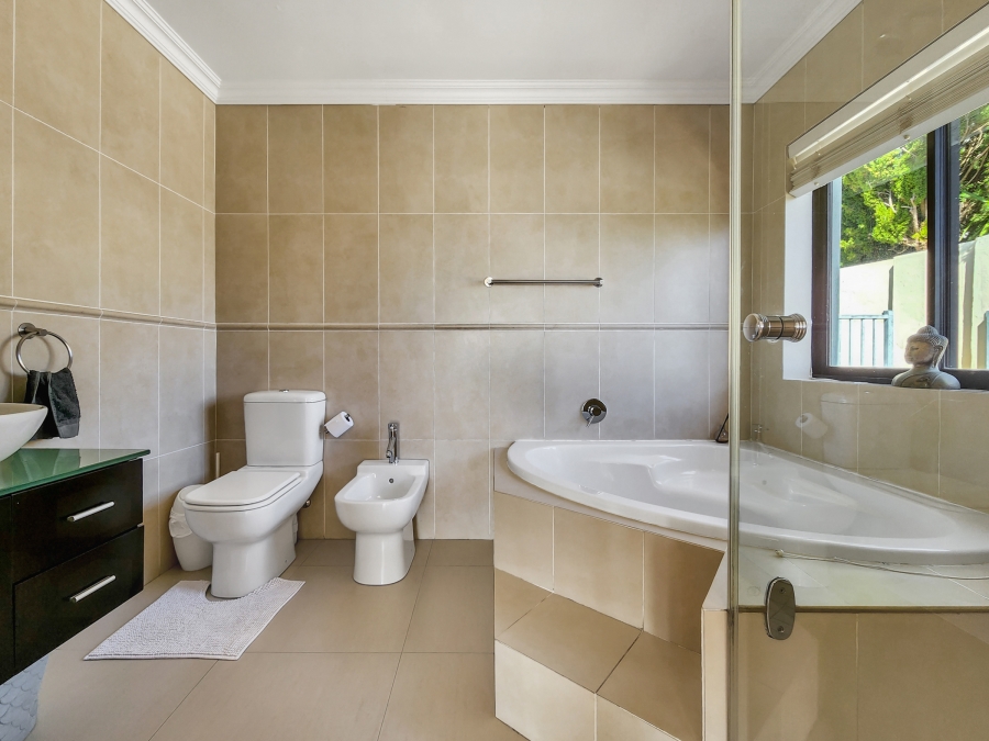 To Let 4 Bedroom Property for Rent in Camps Bay Western Cape
